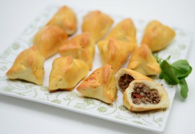 Mini esfiha - Frango & Cia